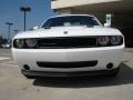Stone White - Challenger SE Photo No. 8
