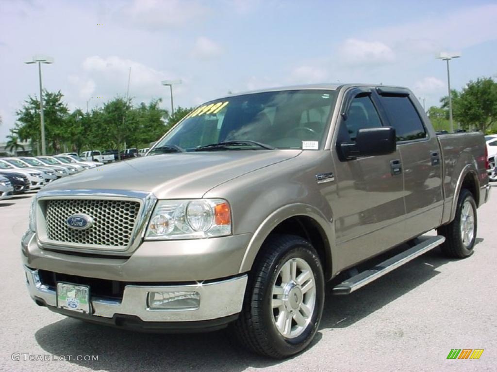 2004 F150 Lariat SuperCrew - Arizona Beige Metallic / Black photo #14