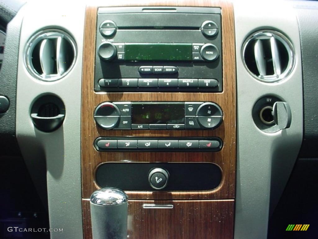 2004 F150 Lariat SuperCrew - Arizona Beige Metallic / Black photo #24