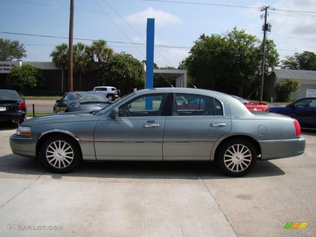 2003 Town Car Limited - Light Tundra Metallic / Medium Dark Parchment/Light Parchment photo #5