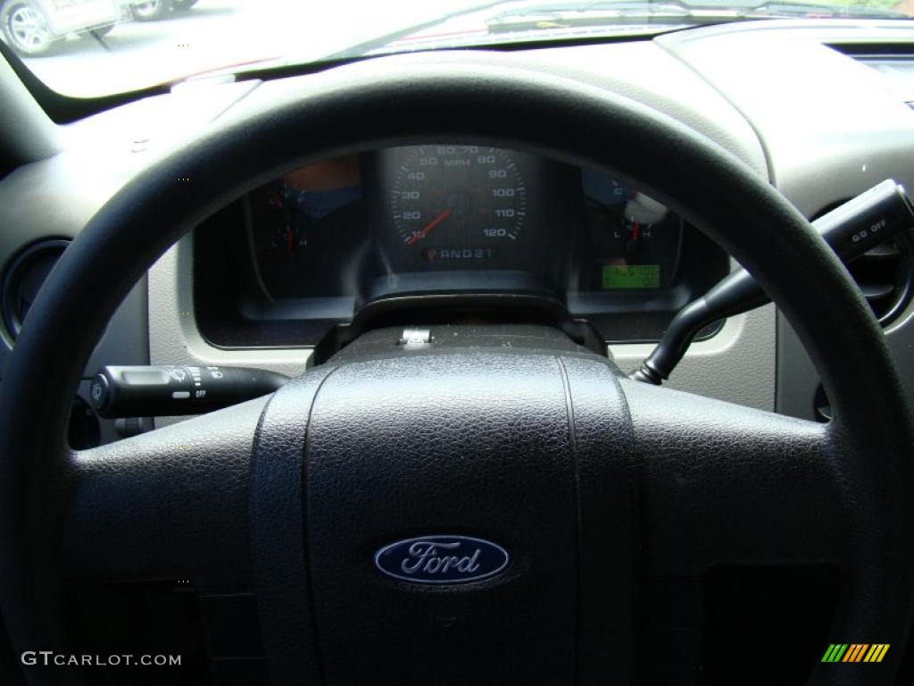 2005 F150 STX Regular Cab - Bright Red / Medium Flint Grey photo #20