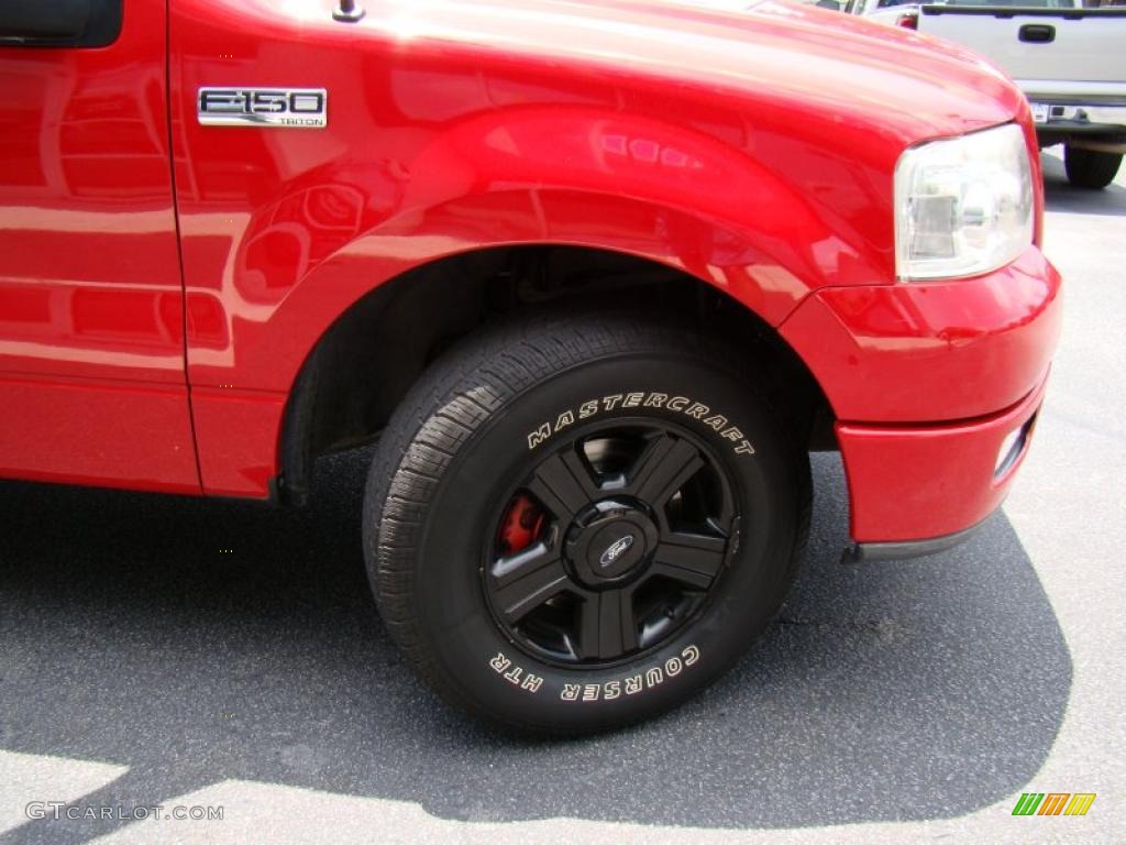 2005 F150 STX Regular Cab - Bright Red / Medium Flint Grey photo #26