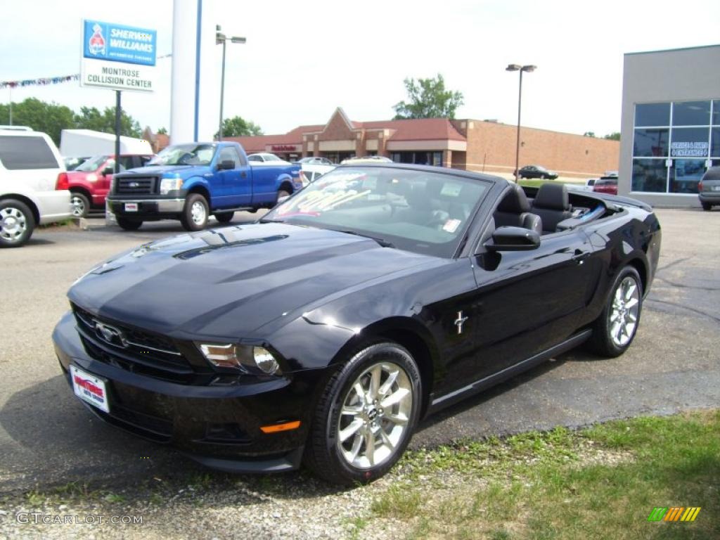 2011 Mustang V6 Premium Convertible - Ebony Black / Charcoal Black photo #18