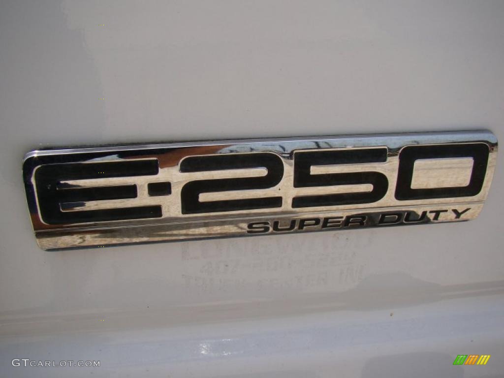 2007 E Series Van E250 Commercial - Oxford White / Medium Flint Grey photo #33