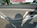Super White - Camry SE Photo No. 20