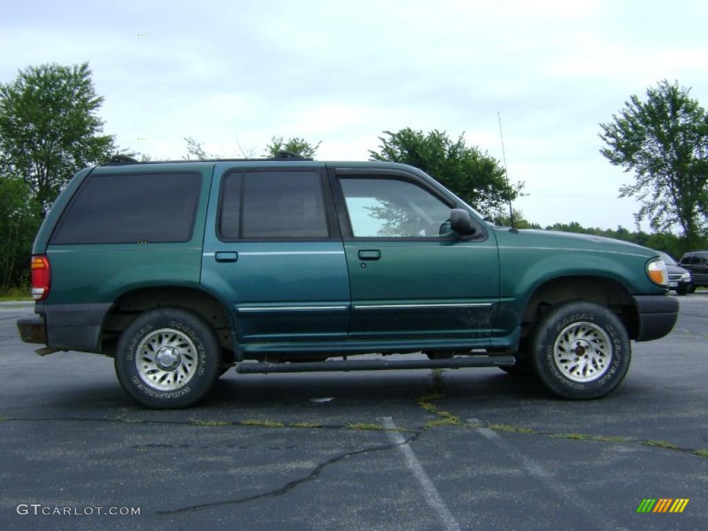 1999 Explorer XLS 4x4 - Tropic Green Metallic / Medium Graphite Grey photo #8