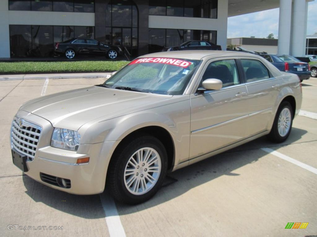 Light Sandstone Metallic Chrysler 300