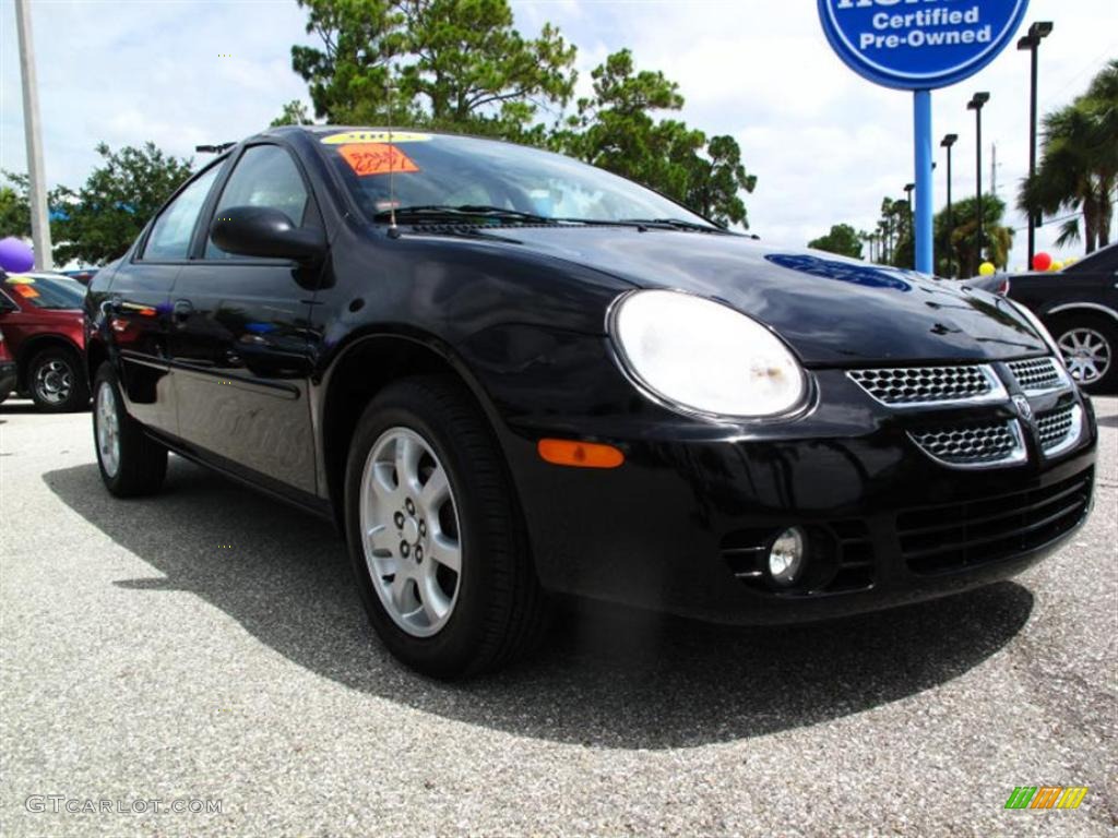 2005 Neon SXT - Black / Dark Slate Gray photo #1