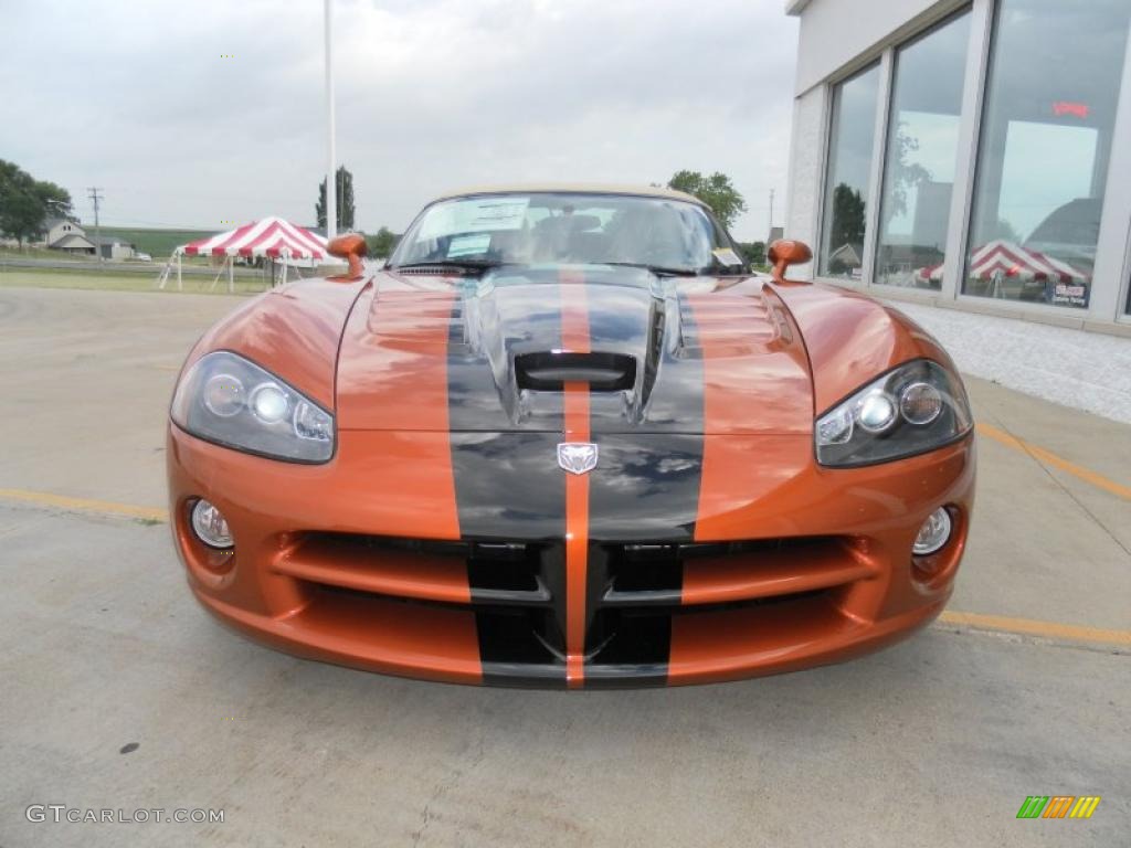 2010 Viper SRT10 - Toxic Orange Pearl / Black/Tan photo #3