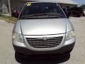 2001 Bright Silver Metallic Chrysler Voyager   photo #13