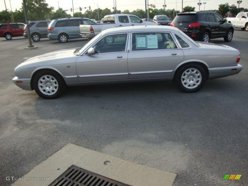 2000 XJ XJ8 L - Platinum Silver / Charcoal photo #2