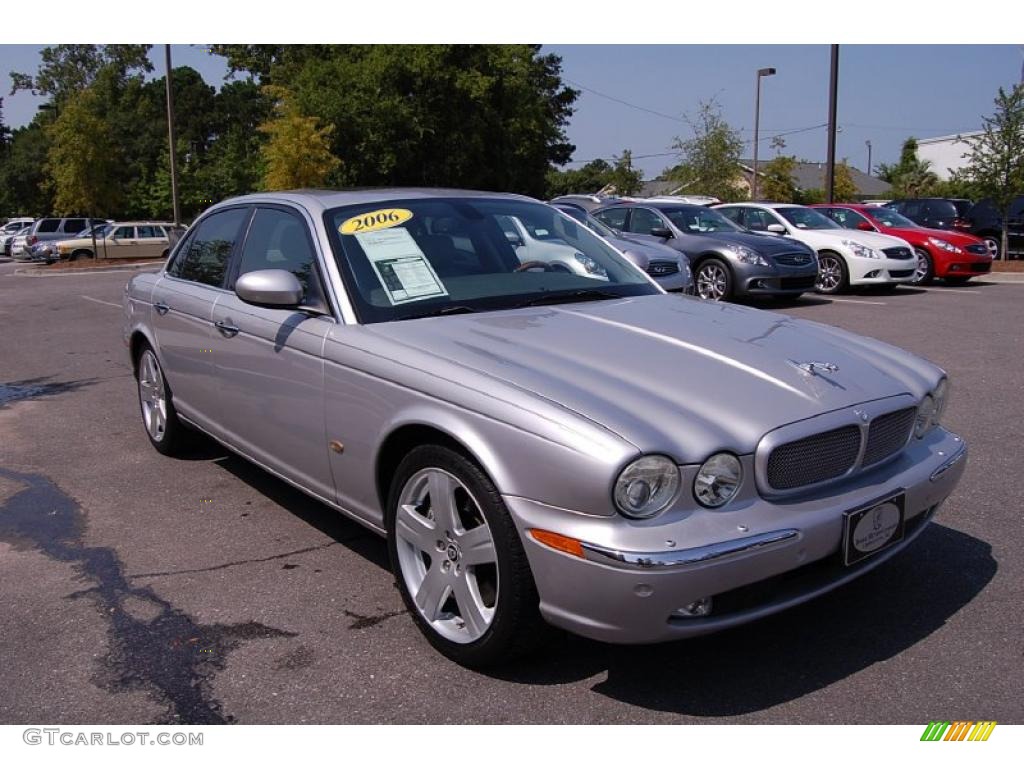 2006 XJ XJR - Platinum Silver Metallic / Dove photo #1