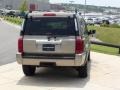 2006 Light Khaki Metallic Jeep Commander Limited  photo #8