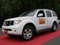 2007 Avalanche White Nissan Pathfinder SE 4x4  photo #1