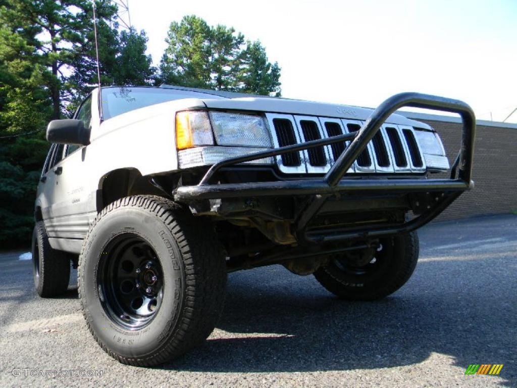 1997 Grand Cherokee Laredo 4x4 - Light Driftwood Satin Glow / Agate Black photo #2