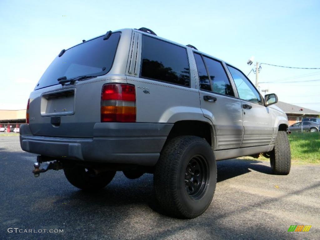 1997 Grand Cherokee Laredo 4x4 - Light Driftwood Satin Glow / Agate Black photo #10