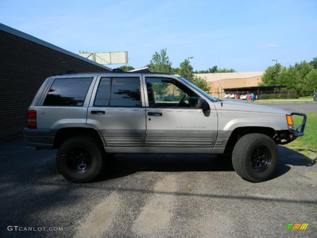 1997 Grand Cherokee Laredo 4x4 - Light Driftwood Satin Glow / Agate Black photo #11