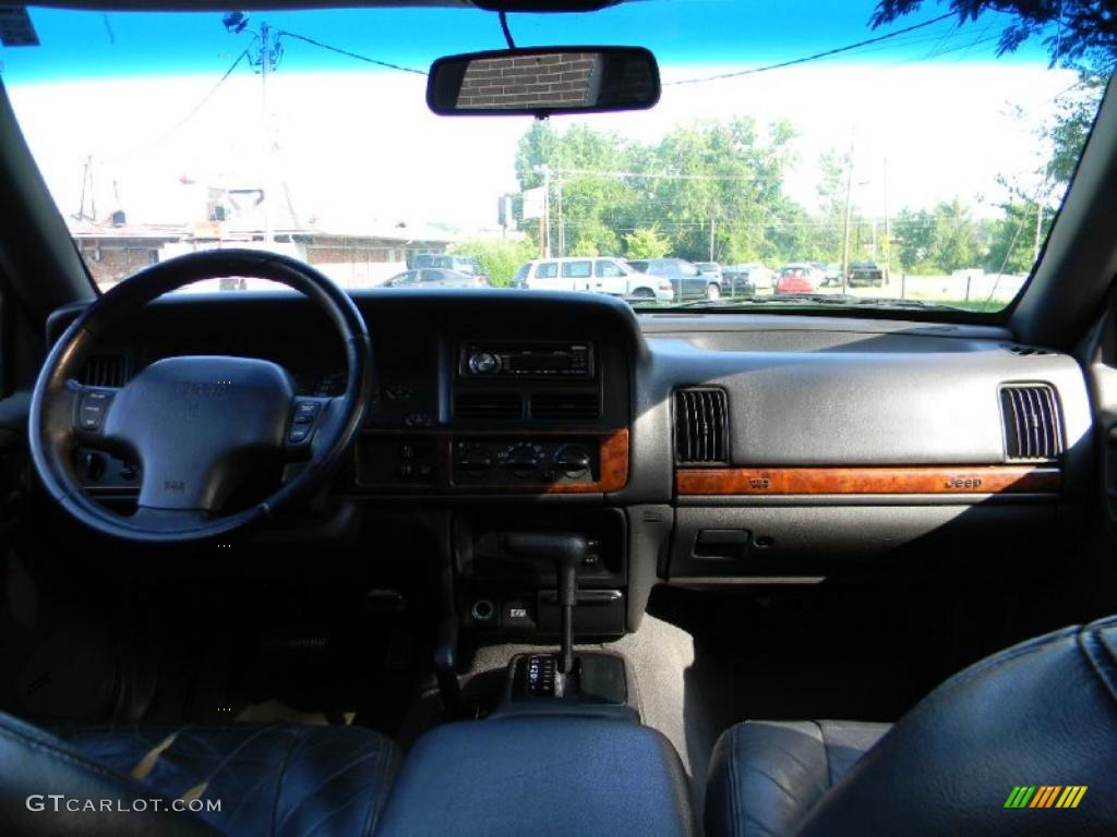 1997 Grand Cherokee Laredo 4x4 - Light Driftwood Satin Glow / Agate Black photo #14