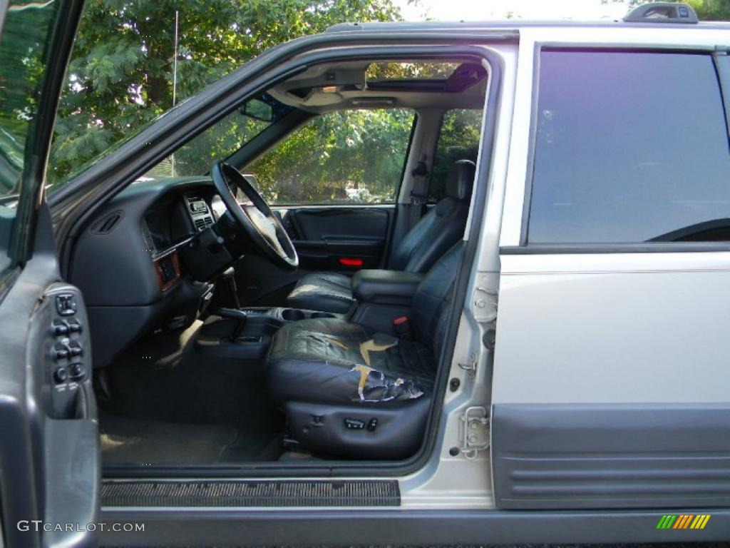1997 Grand Cherokee Laredo 4x4 - Light Driftwood Satin Glow / Agate Black photo #17