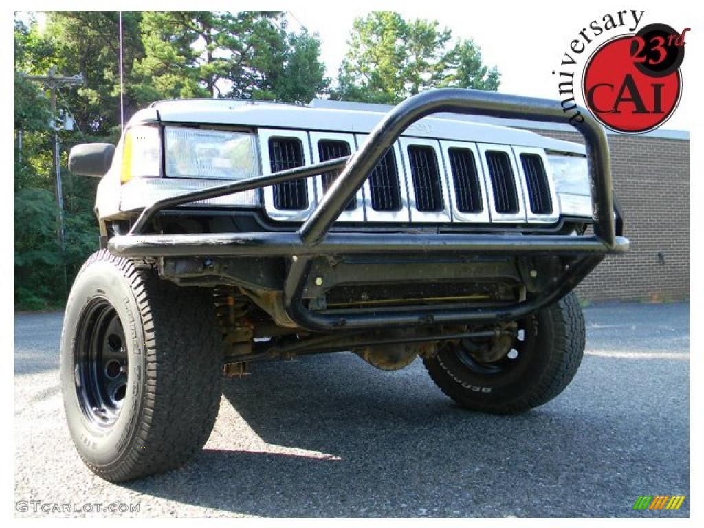 1997 Grand Cherokee Laredo 4x4 - Light Driftwood Satin Glow / Agate Black photo #32