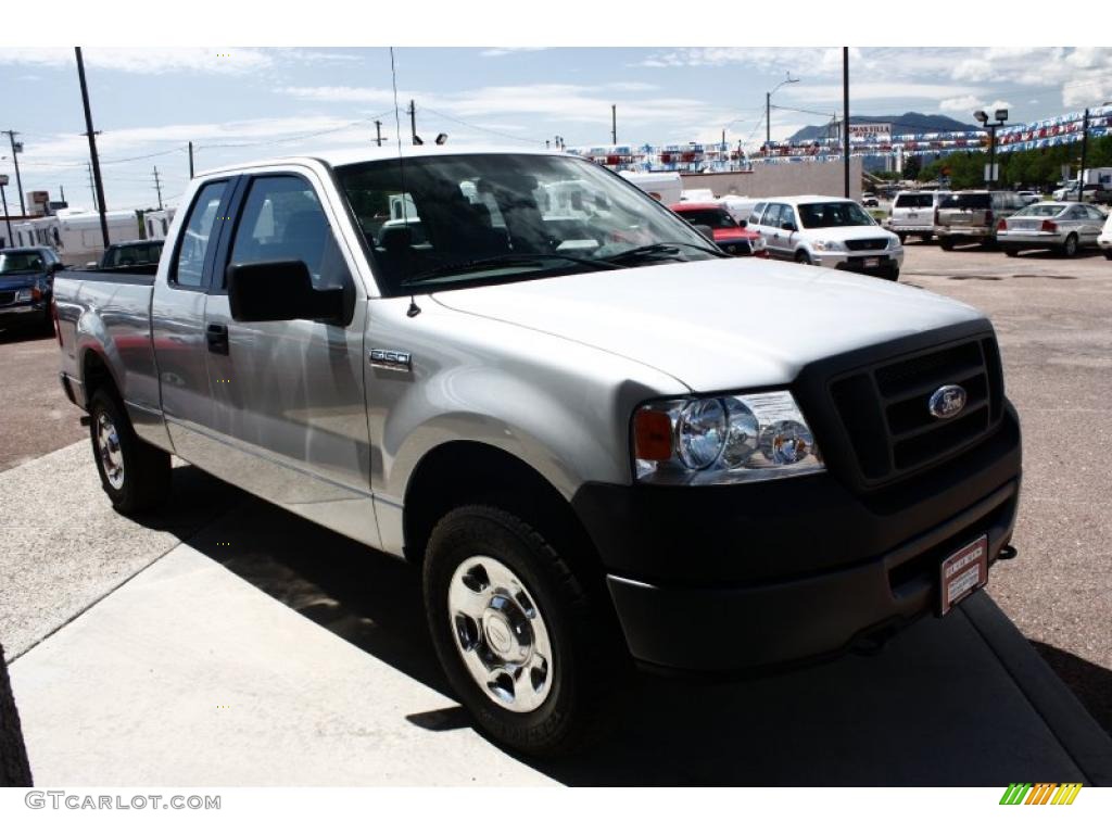 2006 F150 XL SuperCab 4x4 - Silver Metallic / Medium/Dark Flint photo #4