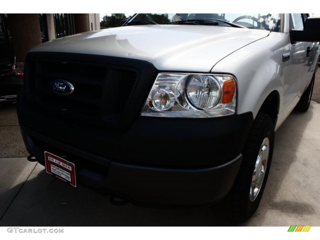 2006 F150 XL SuperCab 4x4 - Silver Metallic / Medium/Dark Flint photo #16