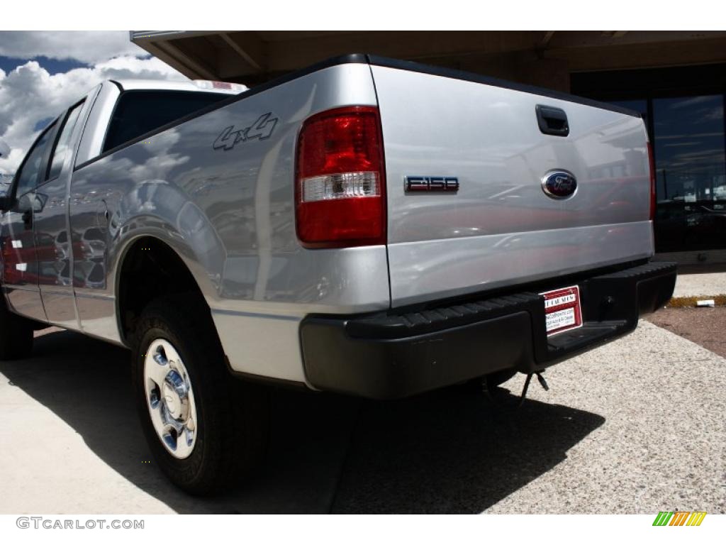 2006 F150 XL SuperCab 4x4 - Silver Metallic / Medium/Dark Flint photo #19