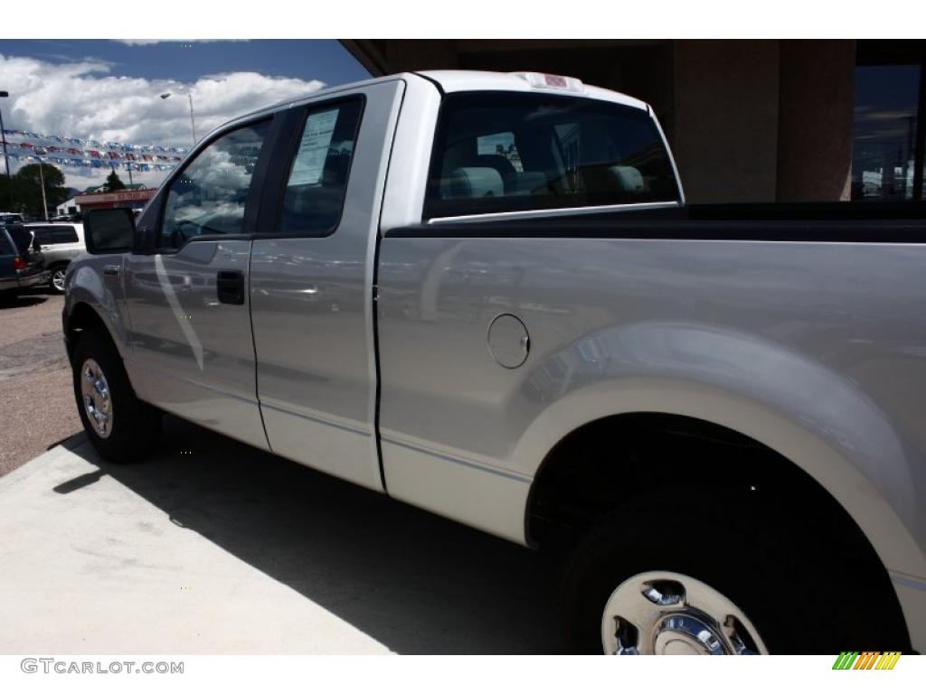 2006 F150 XL SuperCab 4x4 - Silver Metallic / Medium/Dark Flint photo #20