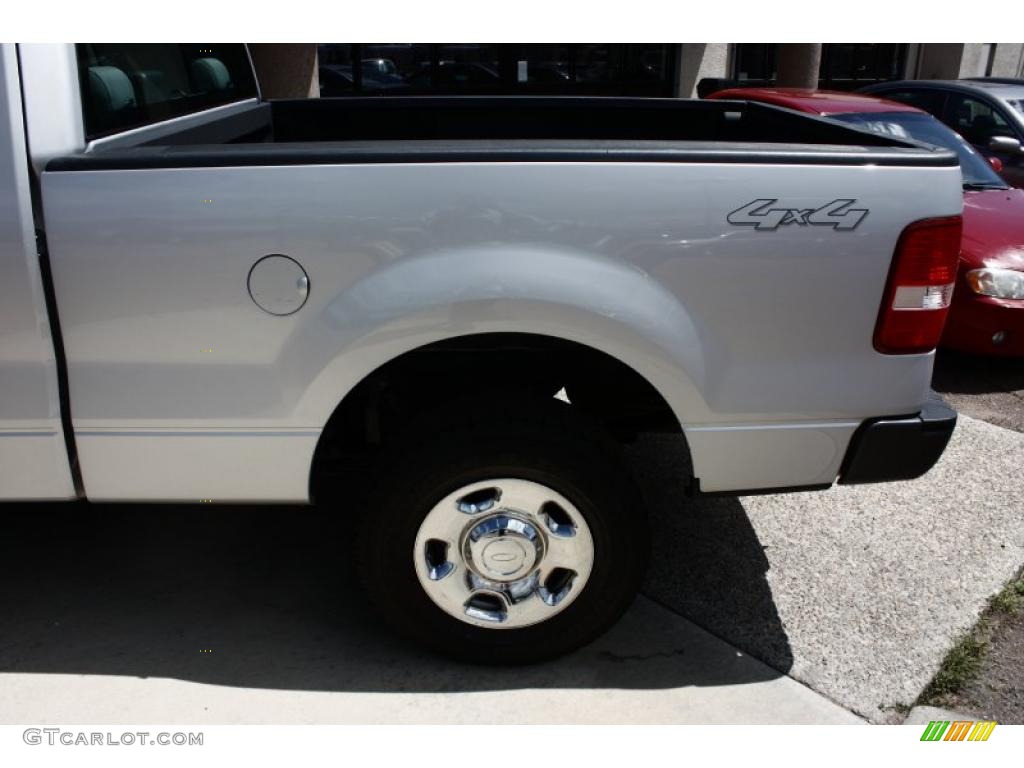 2006 F150 XL SuperCab 4x4 - Silver Metallic / Medium/Dark Flint photo #22
