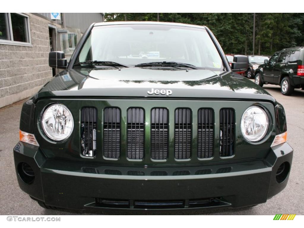 2010 Patriot Sport 4x4 - Natural Green Pearl / Dark Slate Gray/Pebble Beige photo #3