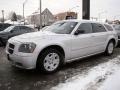 Bright Silver Metallic 2007 Dodge Magnum SE