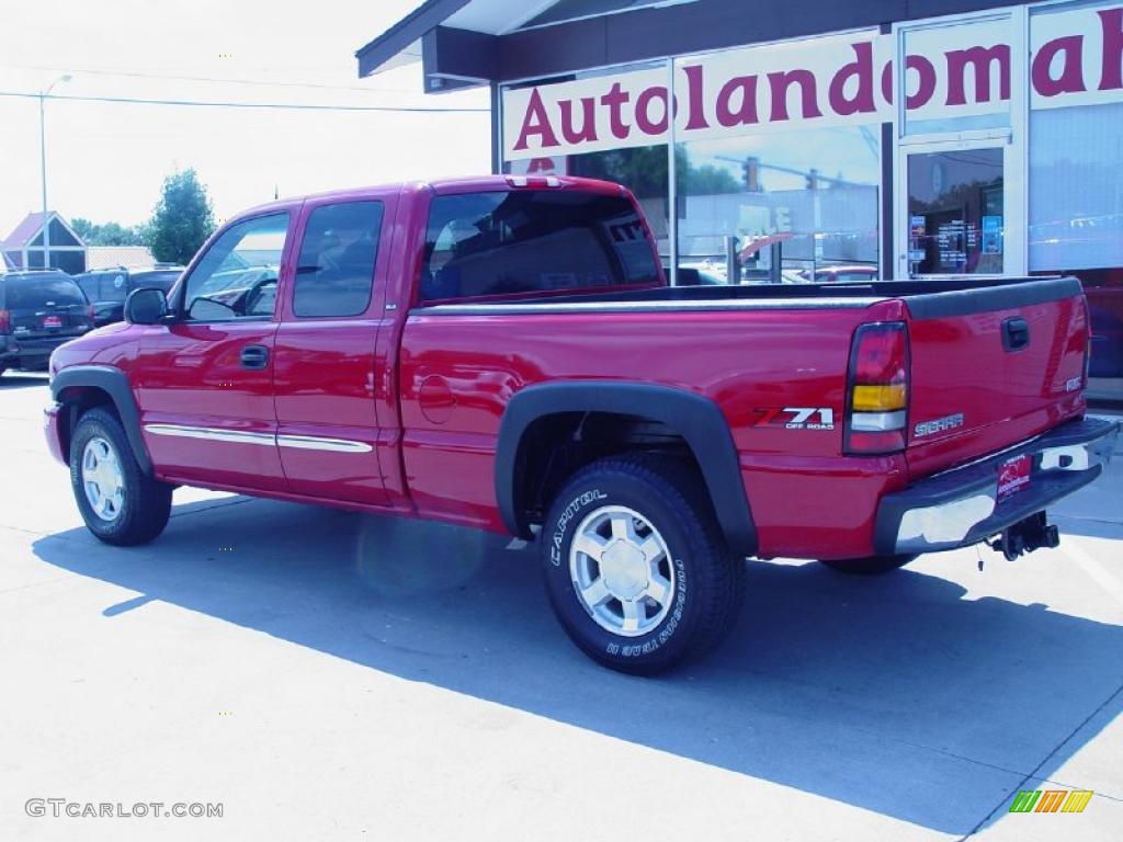 2004 Sierra 1500 SLE Extended Cab 4x4 - Fire Red / Dark Pewter photo #4