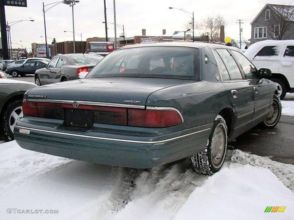1995 Grand Marquis LS - Medium Willow Green Metallic / Grey photo #2