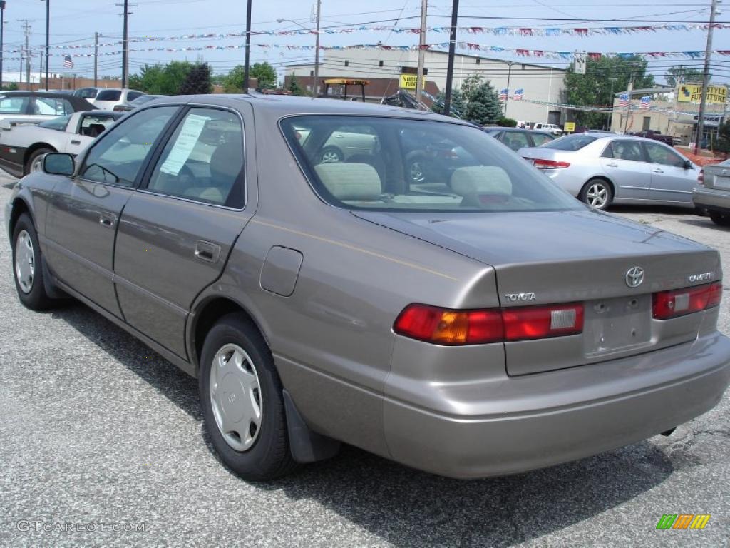 1999 Camry CE - Cashmere Beige Metallic / Sage photo #4