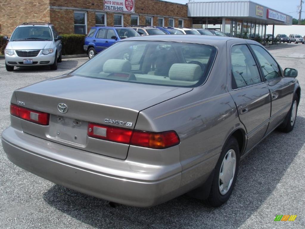 1999 Camry CE - Cashmere Beige Metallic / Sage photo #5