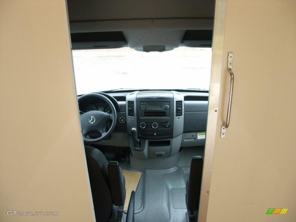 2010 Sprinter 2500 High Roof Cargo Van - Arctic White / Black photo #14