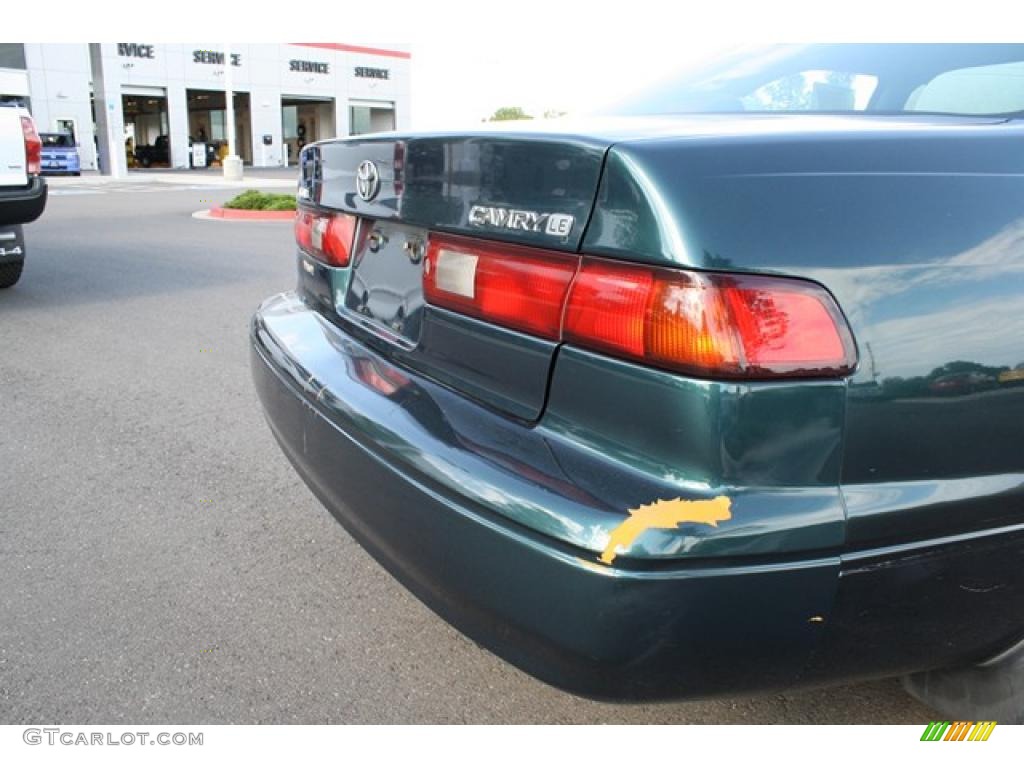 1998 Camry LE - Dark Green Metallic / Gray photo #30