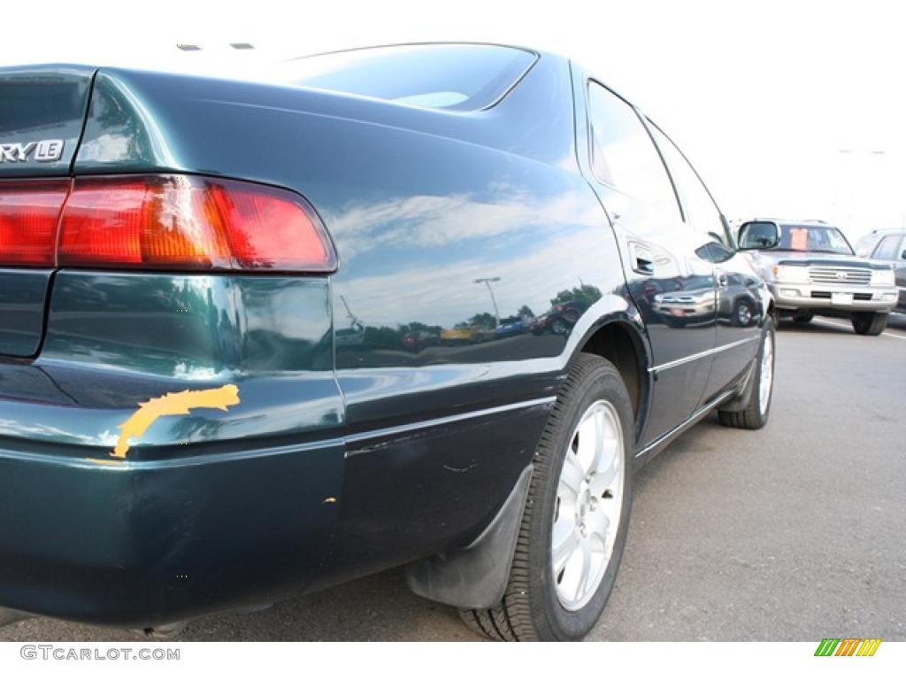 1998 Camry LE - Dark Green Metallic / Gray photo #31