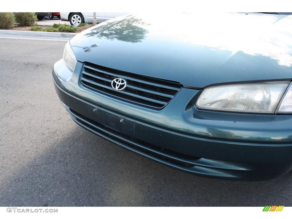 1998 Camry LE - Dark Green Metallic / Gray photo #33