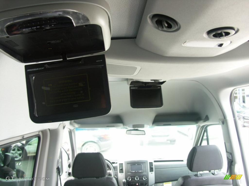 2010 Sprinter 2500 Passenger Van - Graphite Gray / Black photo #16