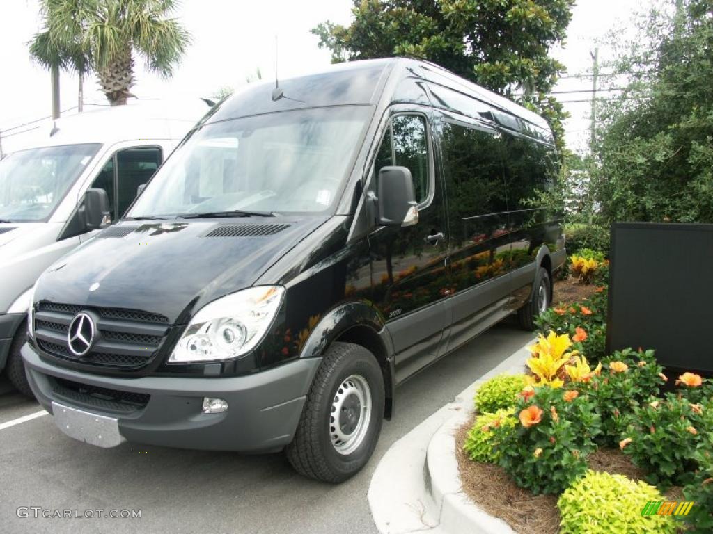 2010 Sprinter 2500 Passenger Van - Graphite Gray / Black photo #20