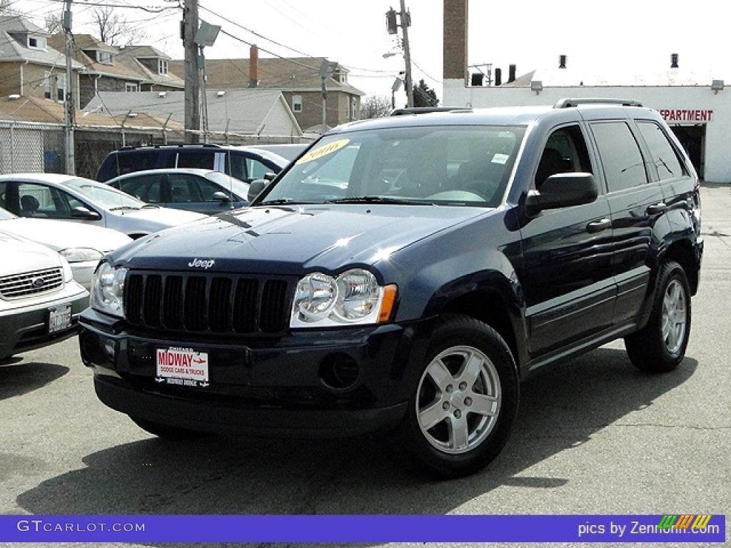 2006 Grand Cherokee Laredo 4x4 - Midnight Blue Pearl / Medium Slate Gray photo #1