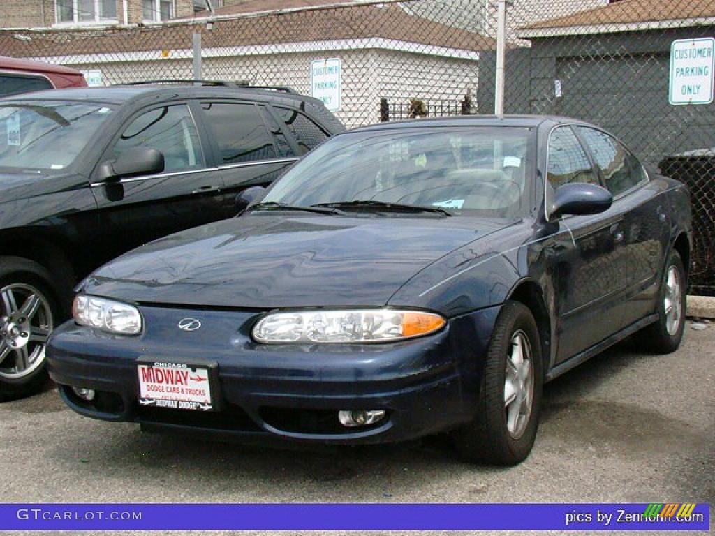 2001 Alero GL Sedan - Midnight Blue Metallic / Pewter photo #1