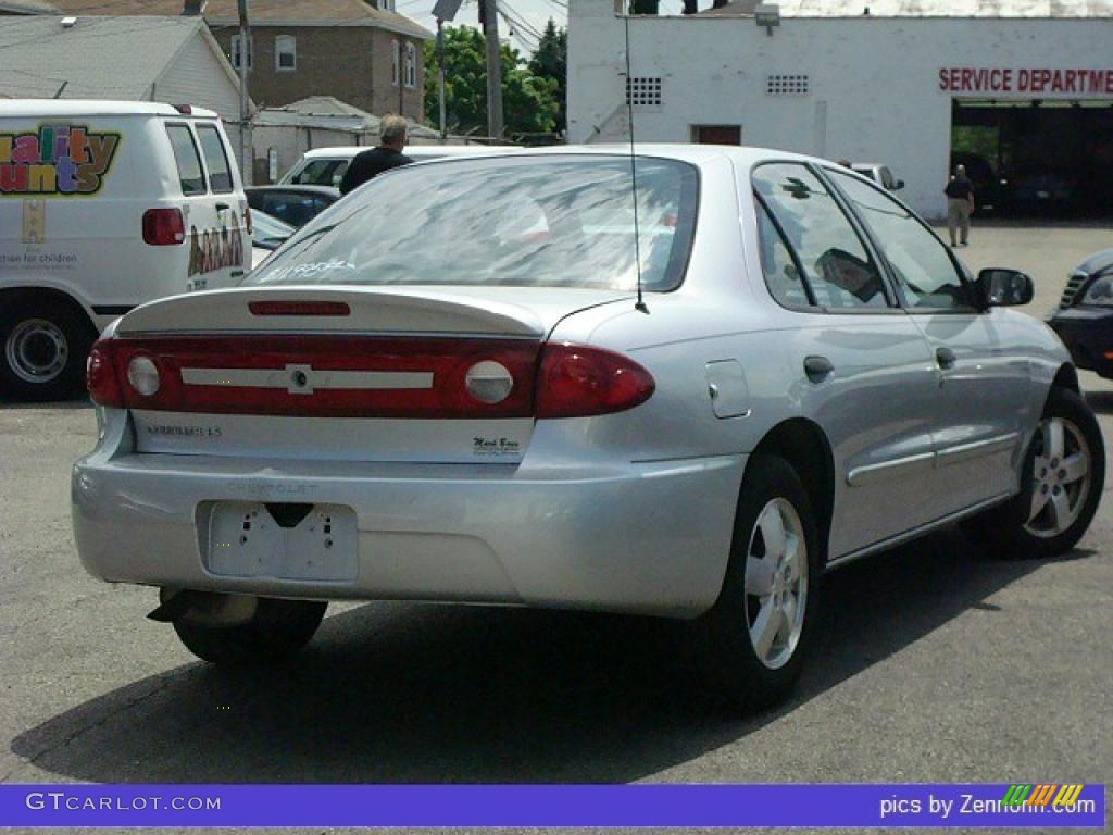 2003 Cavalier LS Sedan - Ultra Silver Metallic / Graphite Gray photo #2