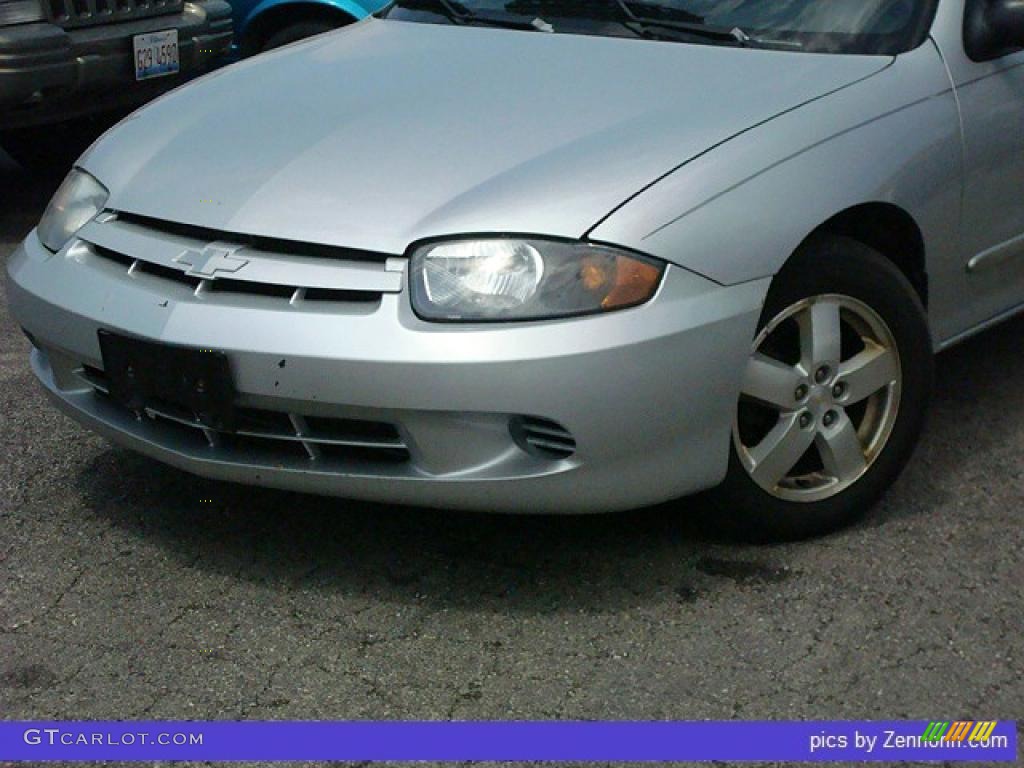 2003 Cavalier LS Sedan - Ultra Silver Metallic / Graphite Gray photo #7