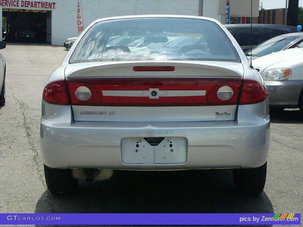 2003 Cavalier LS Sedan - Ultra Silver Metallic / Graphite Gray photo #9