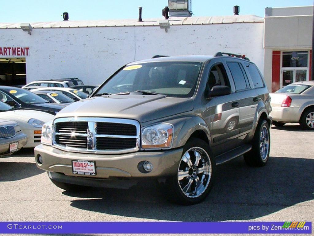 2006 Durango SLT - Light Khaki Metallic / Dark Khaki/Light Khaki photo #1