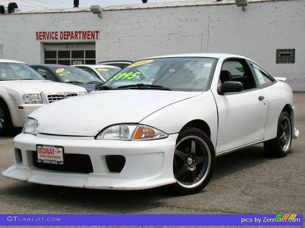 2001 Cavalier Coupe - Bright White / Medium Gray photo #1