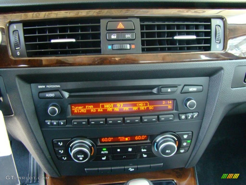 2010 3 Series 328i xDrive Sedan - Jet Black / Oyster/Black Dakota Leather photo #13