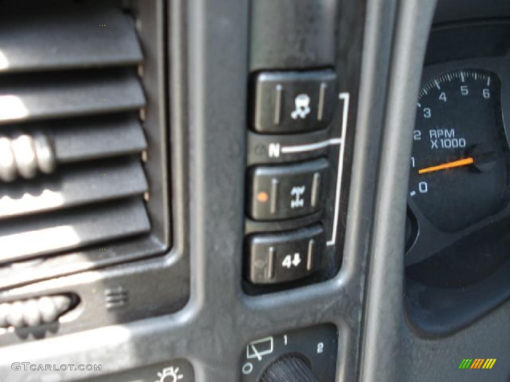 2004 Yukon SLT 4x4 - Silver Birch Metallic / Pewter/Dark Pewter photo #36